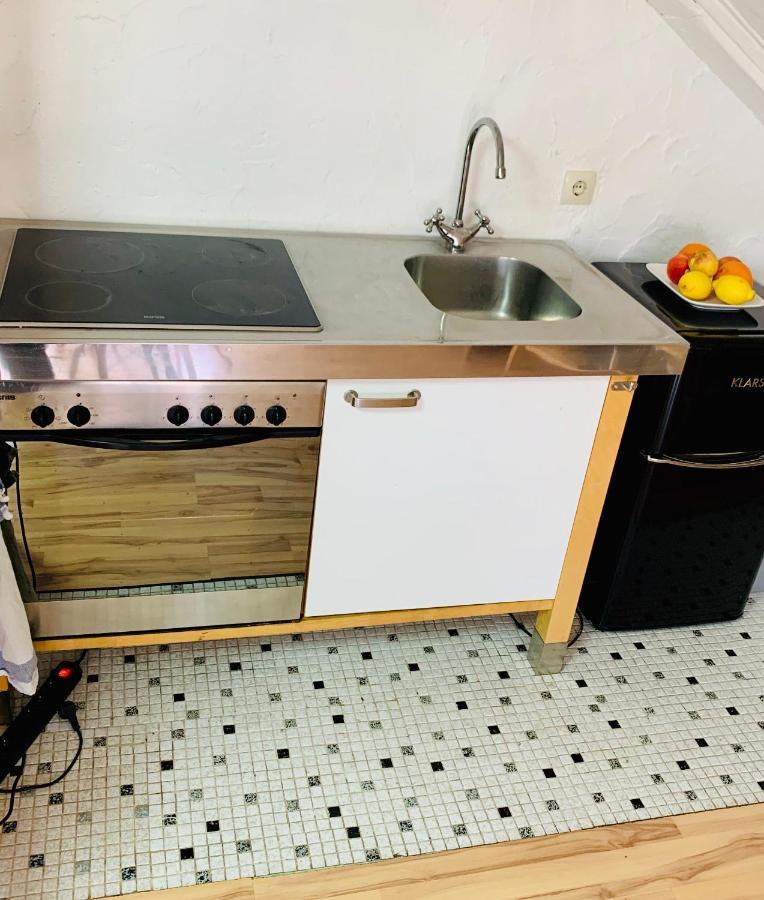 Studio Apartment In Direkter Naehe Zur Uniklinik Homburg ホンブルク エクステリア 写真